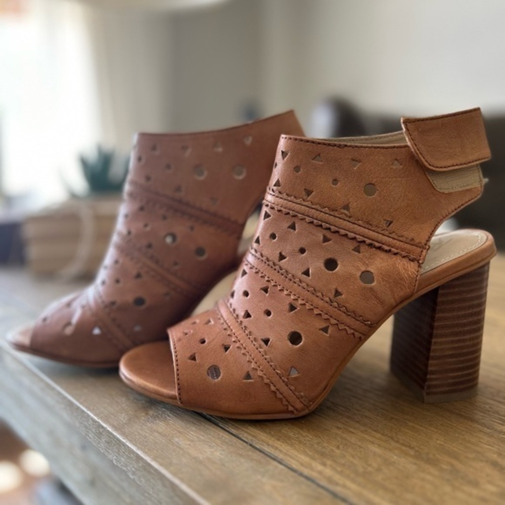 NWT Rebel block heel shoes - Picture 1 of 7